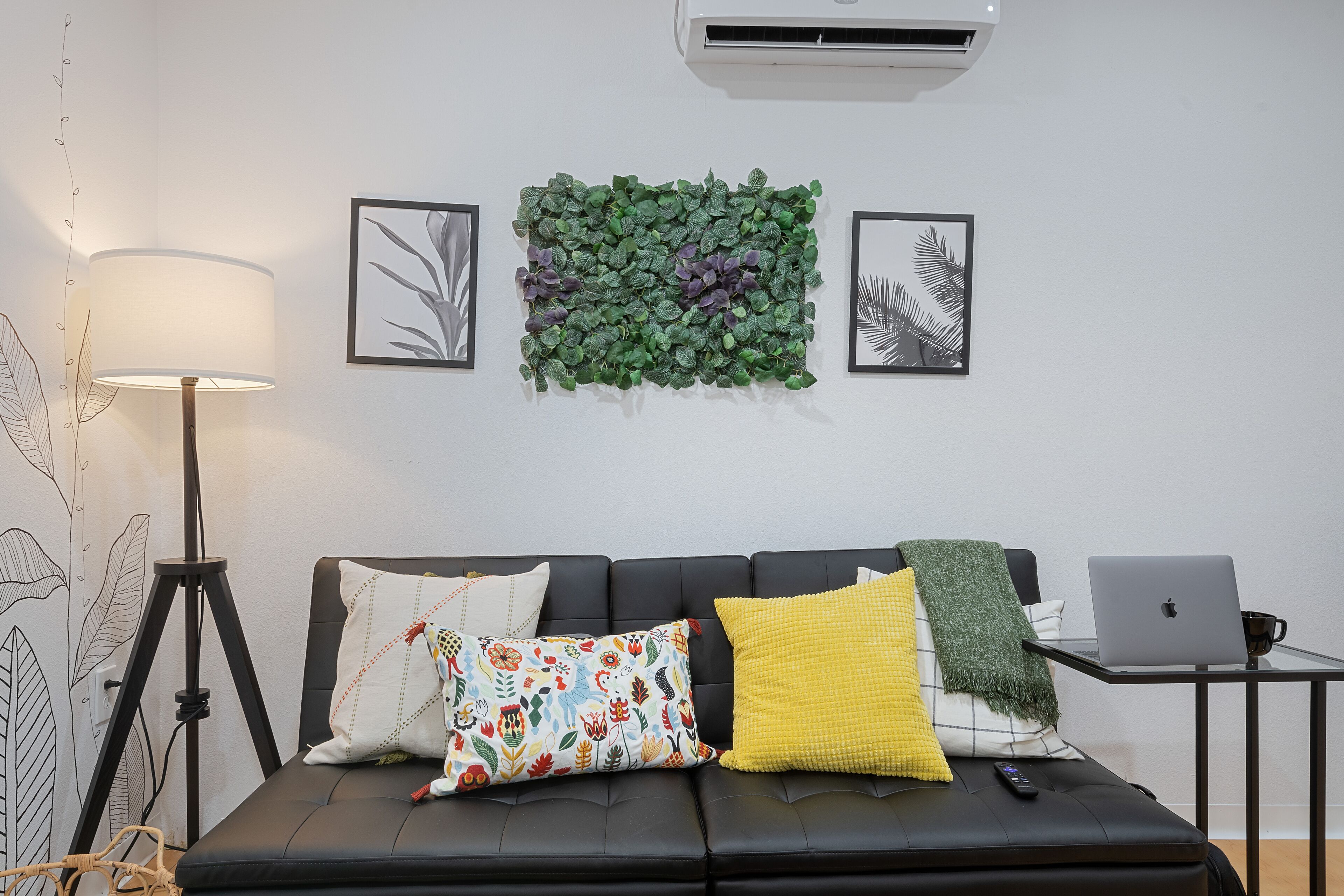 Beautifully Designed Guest House With Hot Tub in the Heart of the City