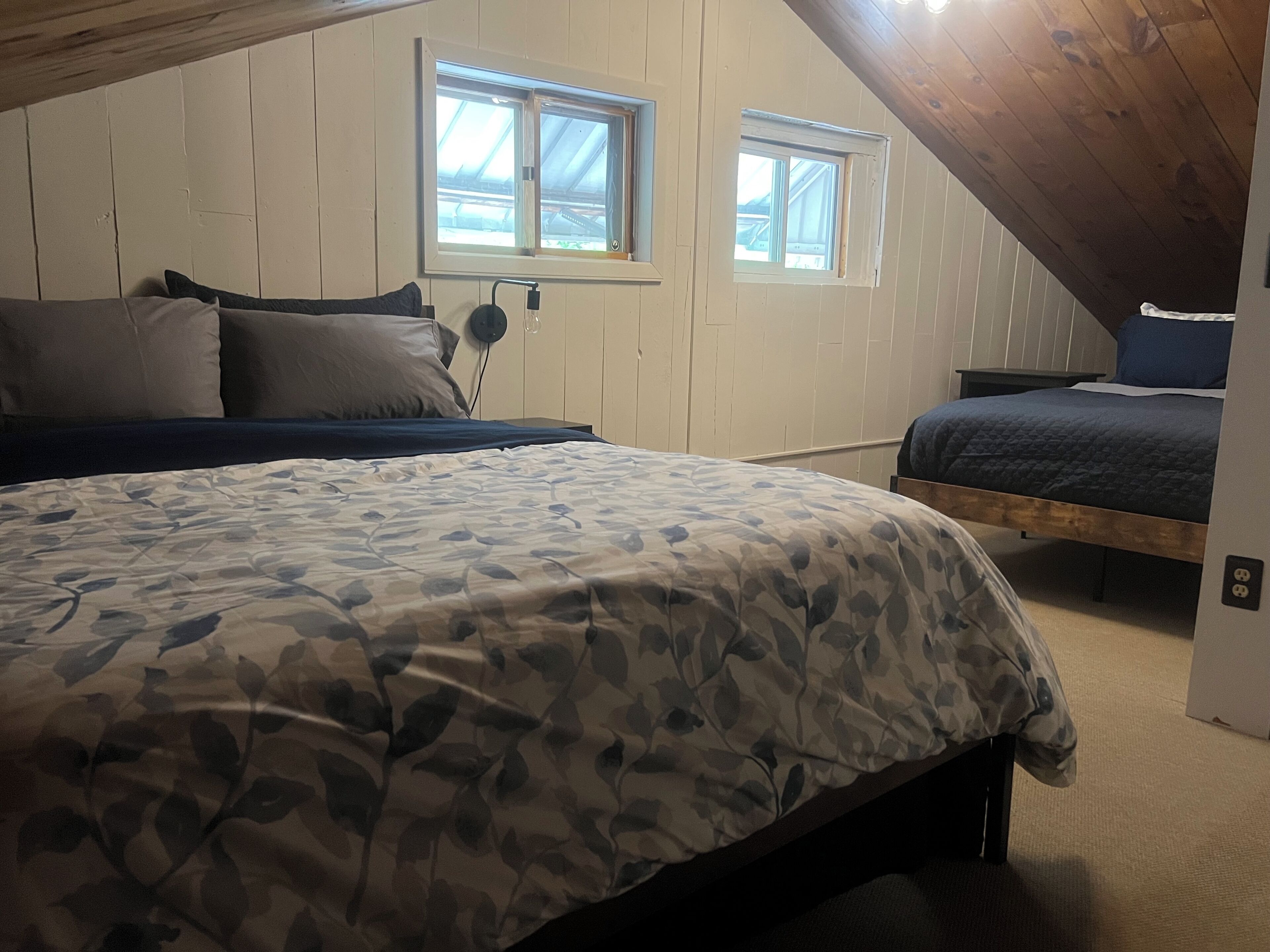 3br 2ba lake front escape + hot tub, near ATV and snowmobile trails