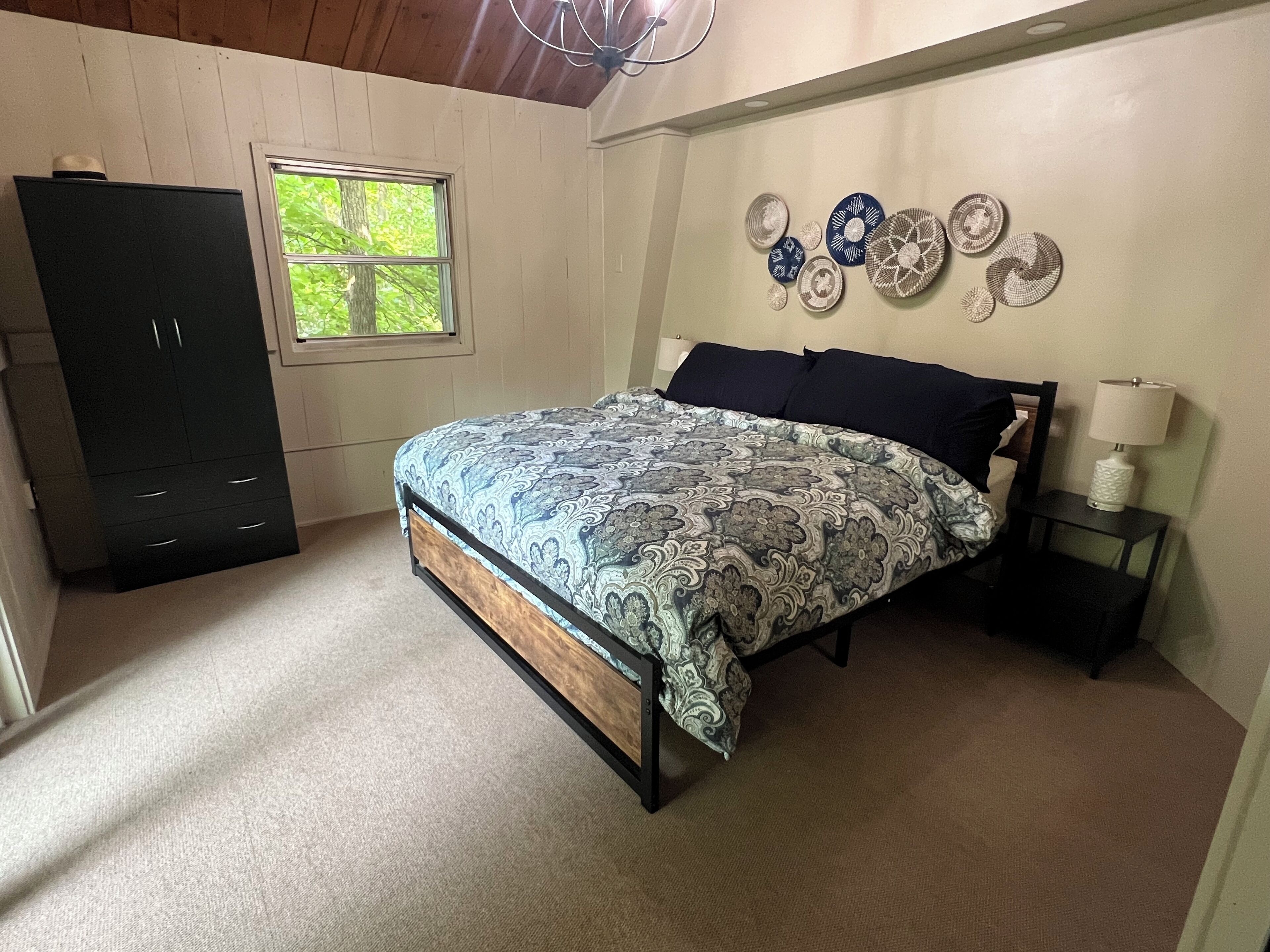 3br 2ba lake front escape + hot tub, near ATV and snowmobile trails