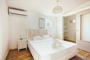 3 عدّة غرف نوم وواي فاي وملاءات أسرّة