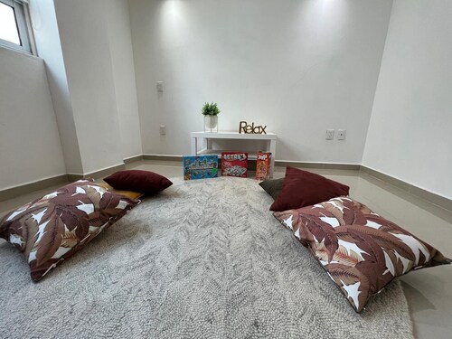 Beautiful Apartment with Amazing Lake and Sunset views
