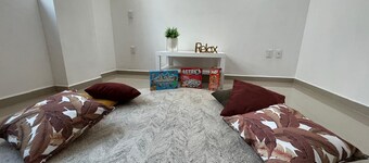 Beautiful Apartment with Amazing Lake and Sunset views