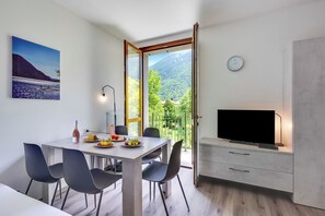 Dining - Porto Letizia Milano 3, Porlezza, Italy (Porlezza)