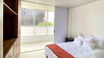 Apartemen Deluks, 3 kamar tidur, pemandangan gunung | 3 kamar tidur, brankas, dan Wi-Fi gratis