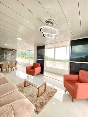Deluxe Apartment, 3 Bedrooms, Mountain View | Living area