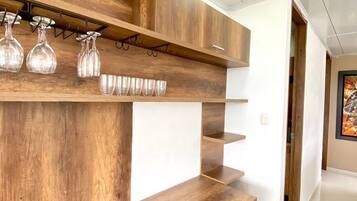 Deluxe Apartment, 3 Bedrooms, Mountain View | Private kitchen | Paper towels