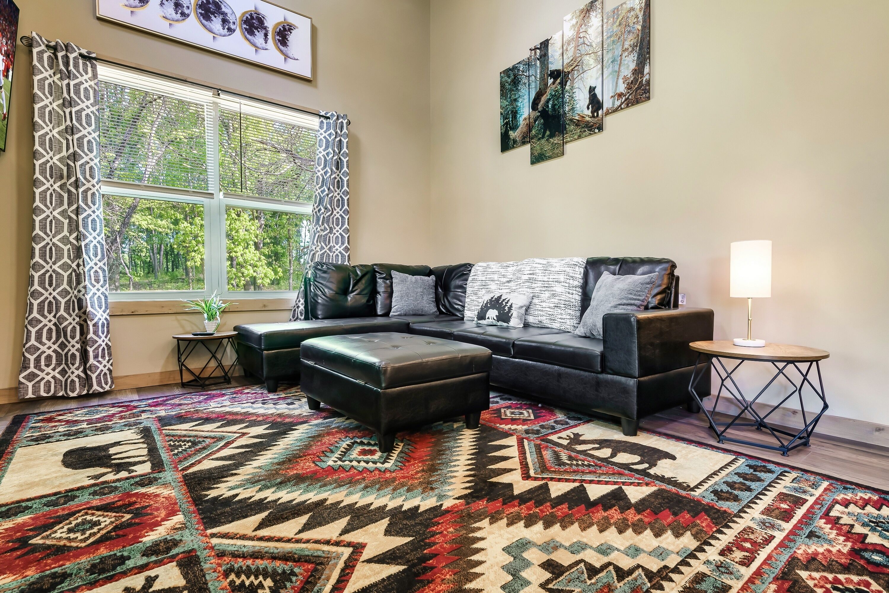 New Built Pool Table Hot-tub, Firepit, 4 beds
### Road Construction Discount###