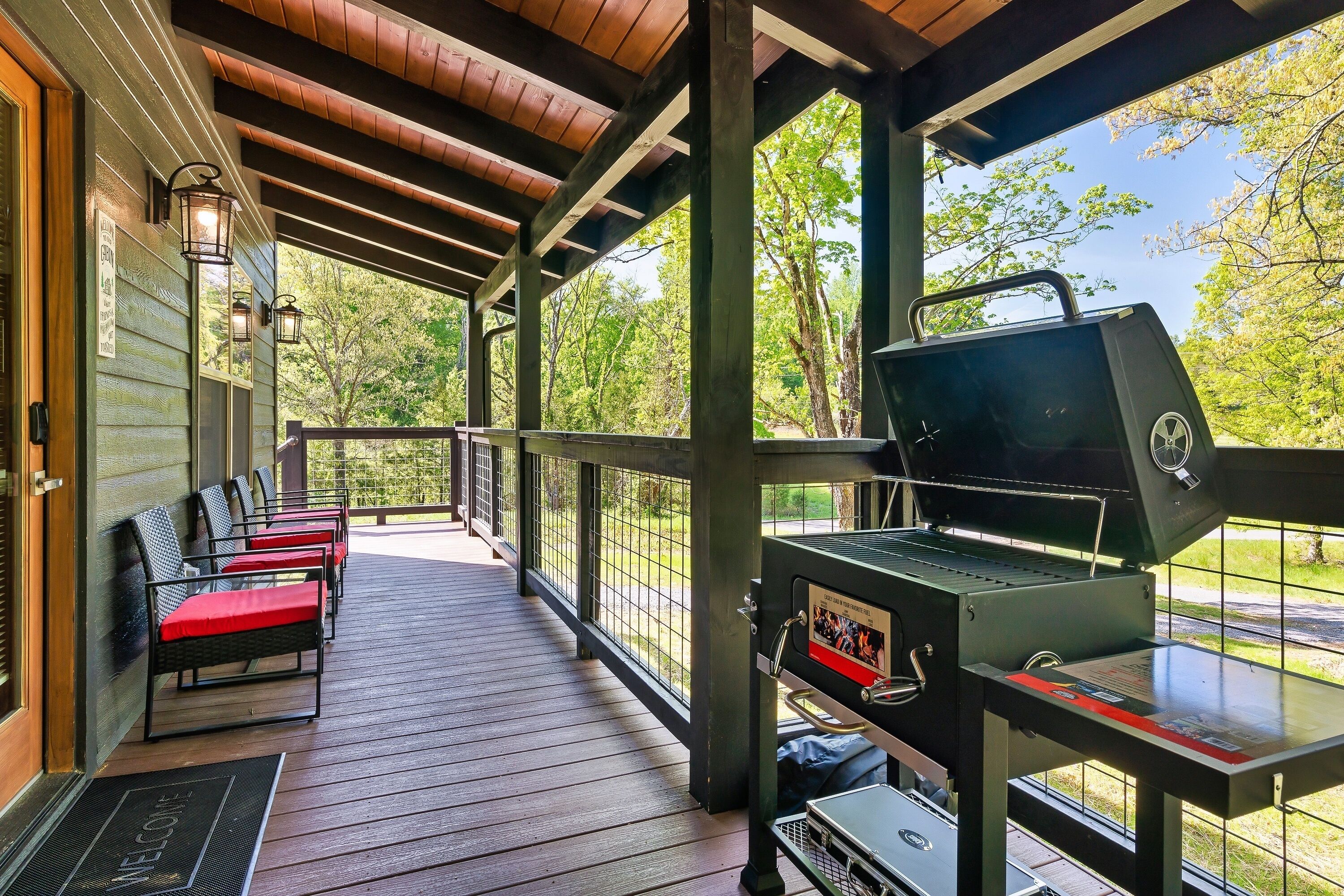 New Built Pool Table Hot-tub, Firepit, 4 beds
### Road Construction Discount###