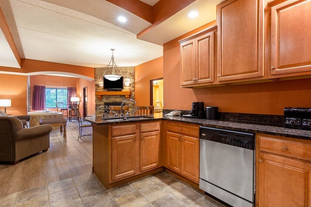 3BR 'Penthouse', River/Nature View, Resort Condo