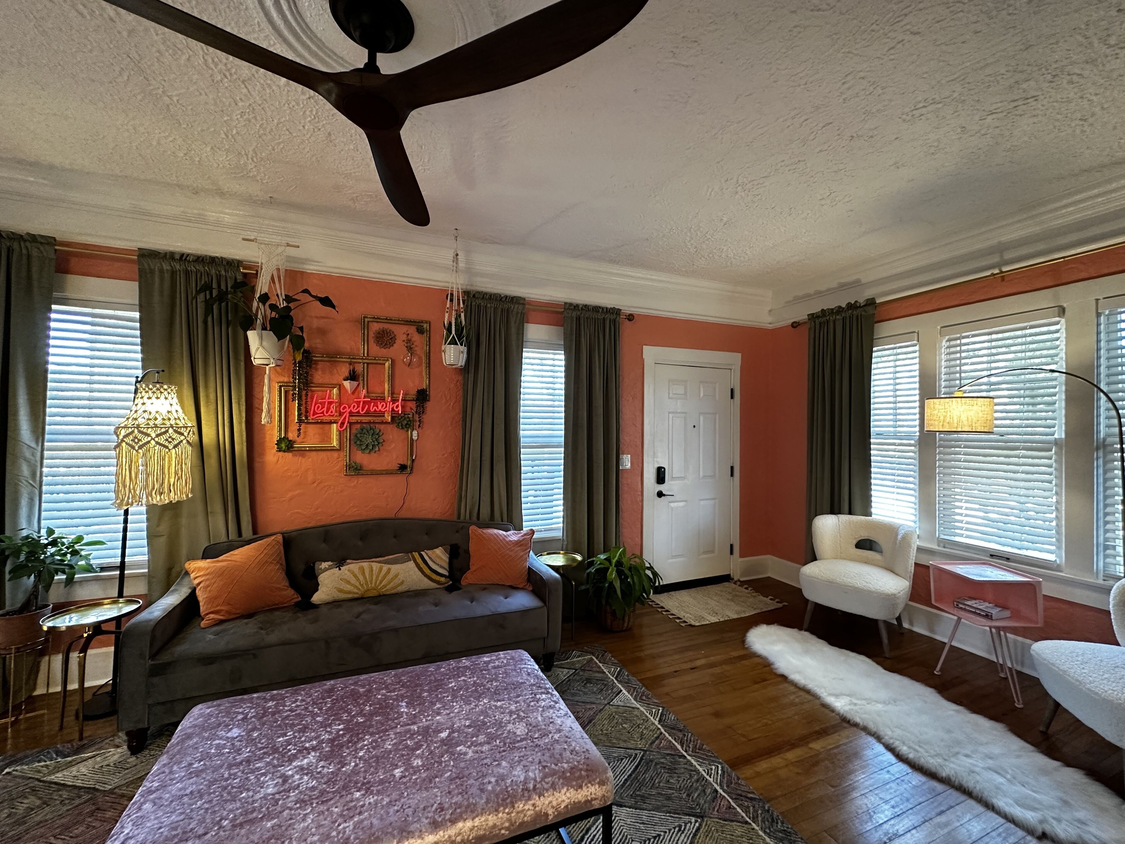 Retro Retreat minutes from downtown