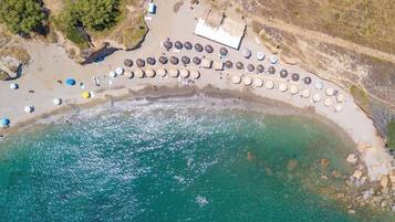 Beach nearby, beach bar