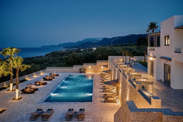 Sesongbasert utendørsbasseng