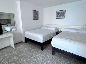 Junior Suite, Ocean View | Individually decorated, individually furnished, laptop workspace - Torres Gemelas Acapulconexión (Acapulco)