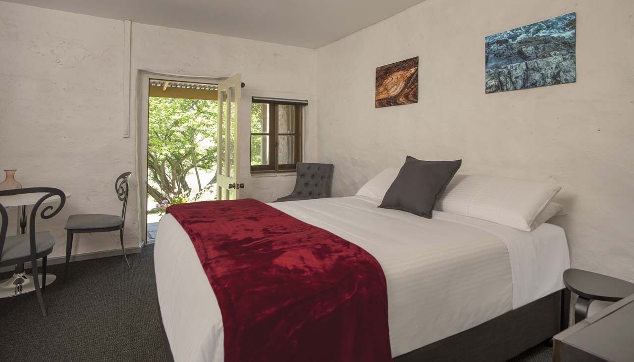 Deluxe Room | Iron/ironing board, free WiFi, bed sheets