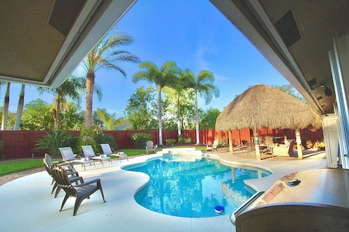 Tiki Place - 4 BR, Private Heated Saltwater POOL and Tiki Bar