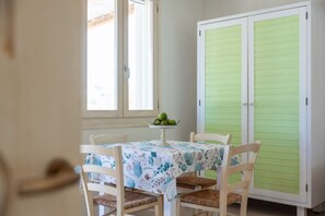 Dining - Cava Li Santi Residence - Appartamento con Terrazza Int 4 (Santa Caterina)