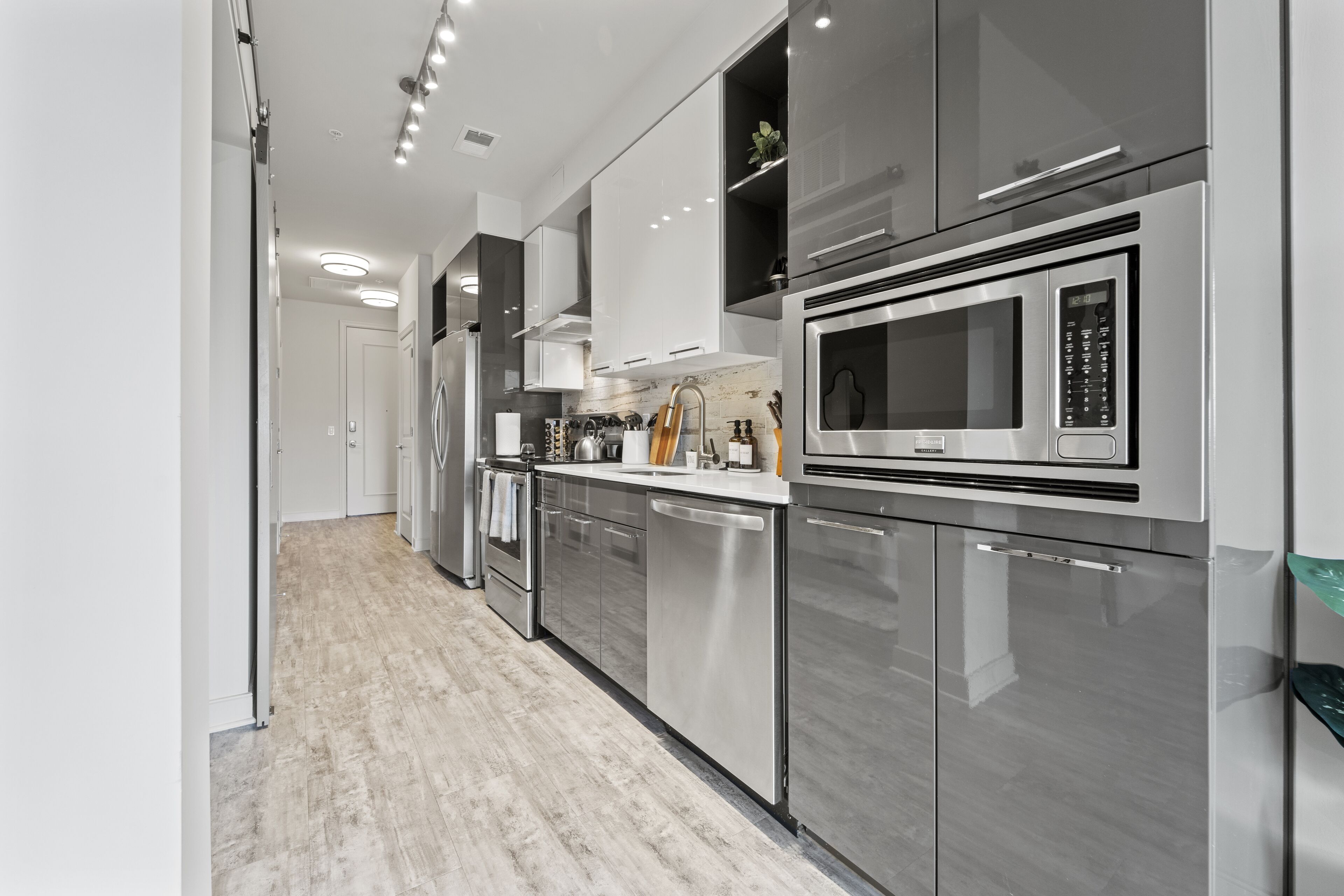 TRANQUIL 1 BDRM, DWNTWN ARLINGTON, FREE PARKING