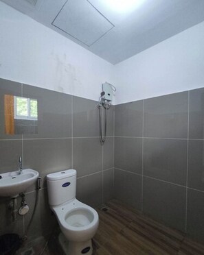Family Room | Bathroom | Shower, rainfall showerhead - AS Ilaya Resort powered by Cocotel (Nasugbu)
