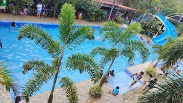 2 piscine all'aperto