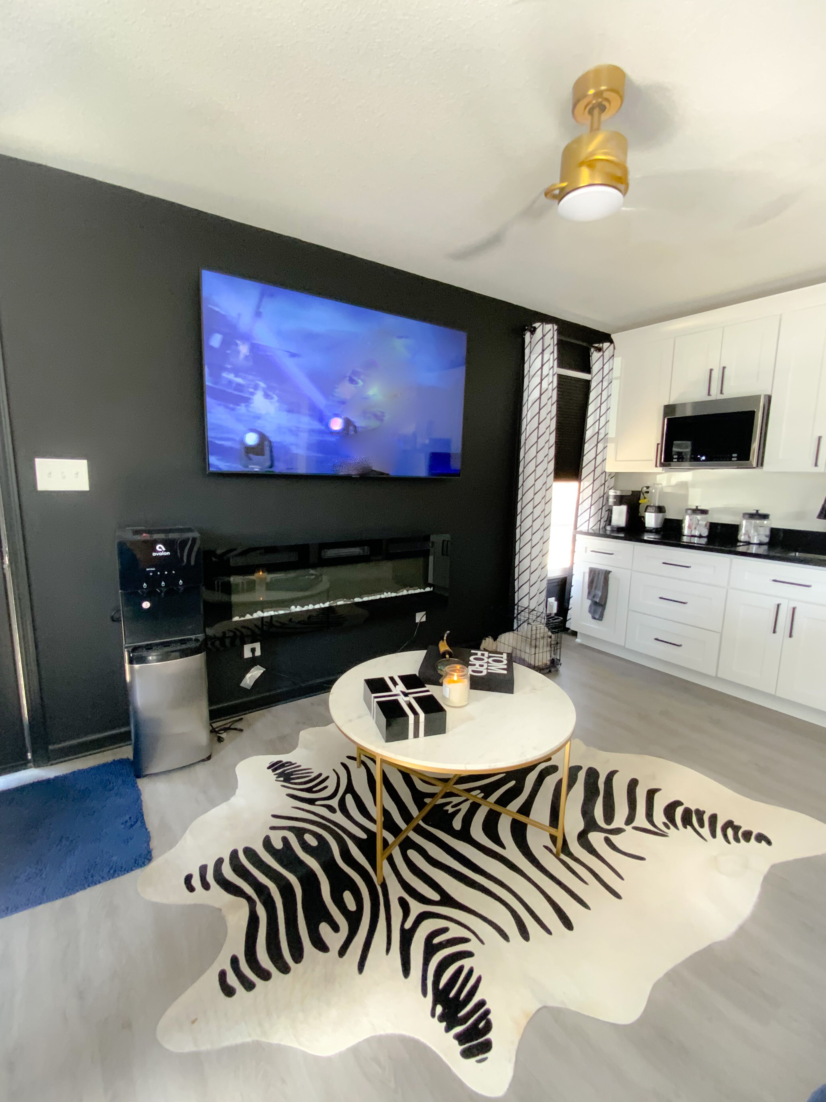 Luxurious Apt Private Entrance & Heated Pool