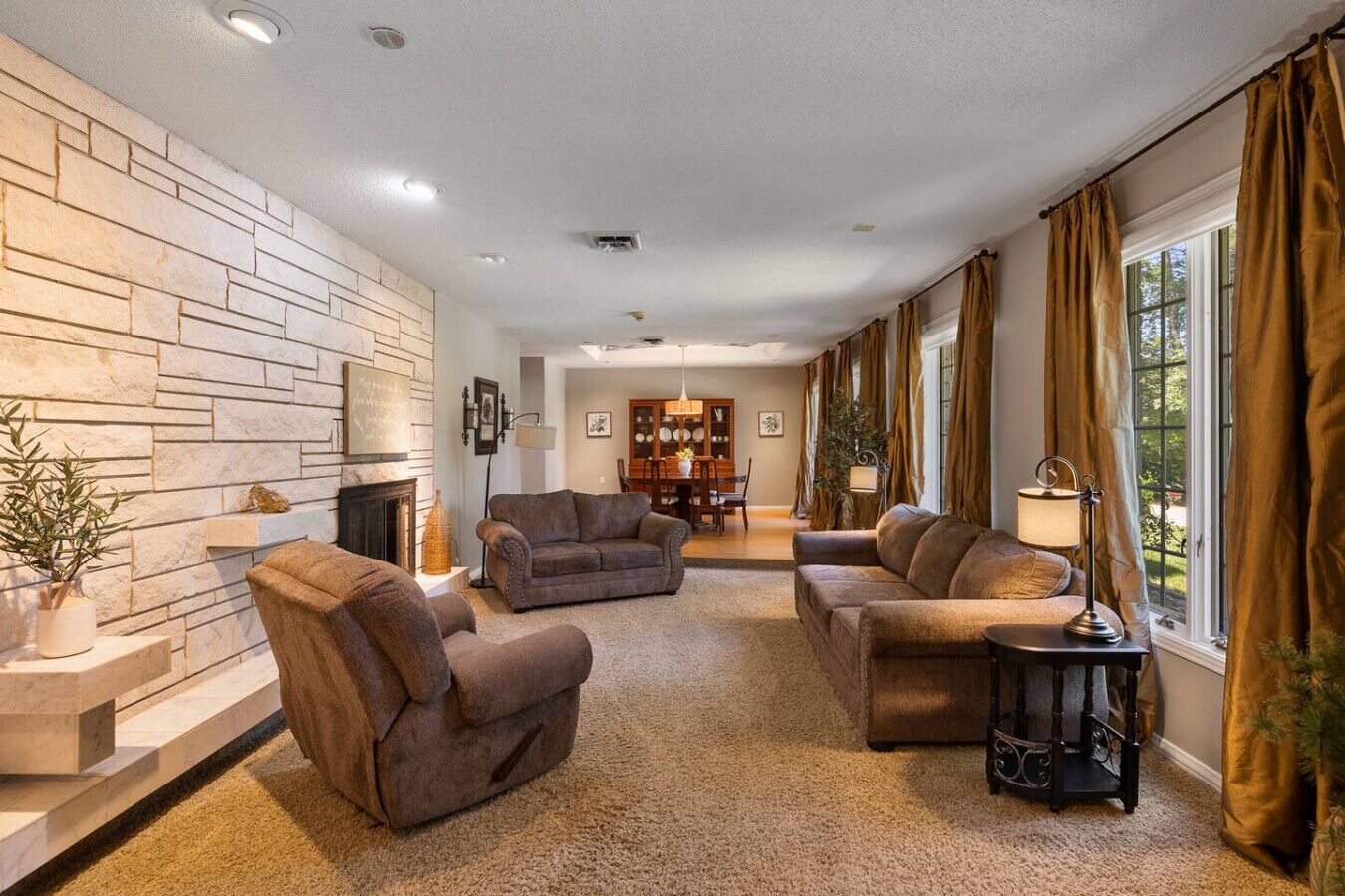 Televisio, takka, videopelejä