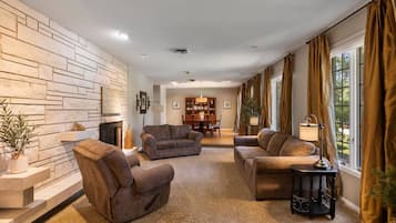 Een televisie, een open haard en videogames