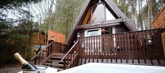 Wolf Lodge -  a lodge that sleeps 4 guests  in 2 bedrooms