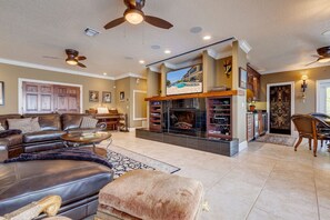 Smart TV, fireplace, stereo