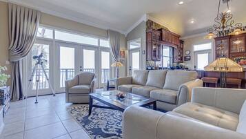 Smart TV, fireplace, DVD player, books