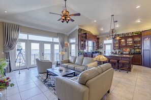 Smart TV, fireplace, DVD player, books