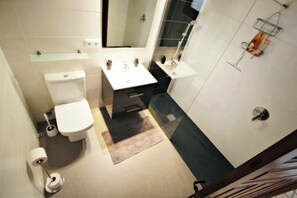 Douche, serviettes fournies