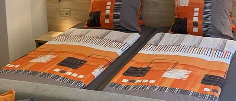 1 chambre, lit parapluie, Wi-Fi gratuit, draps fournis