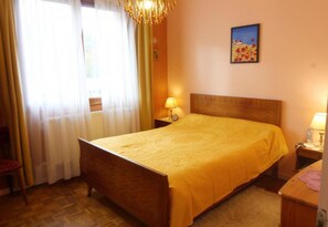 2 bedrooms, iron/ironing board, free WiFi - Stay in an Idyllic Setting with Mountain Views in Gerde (Gerde)