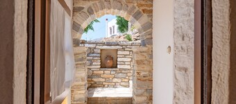 Vacation Home "Zeus House" with Mountain View, 2 Private Terraces & Wi-Fi