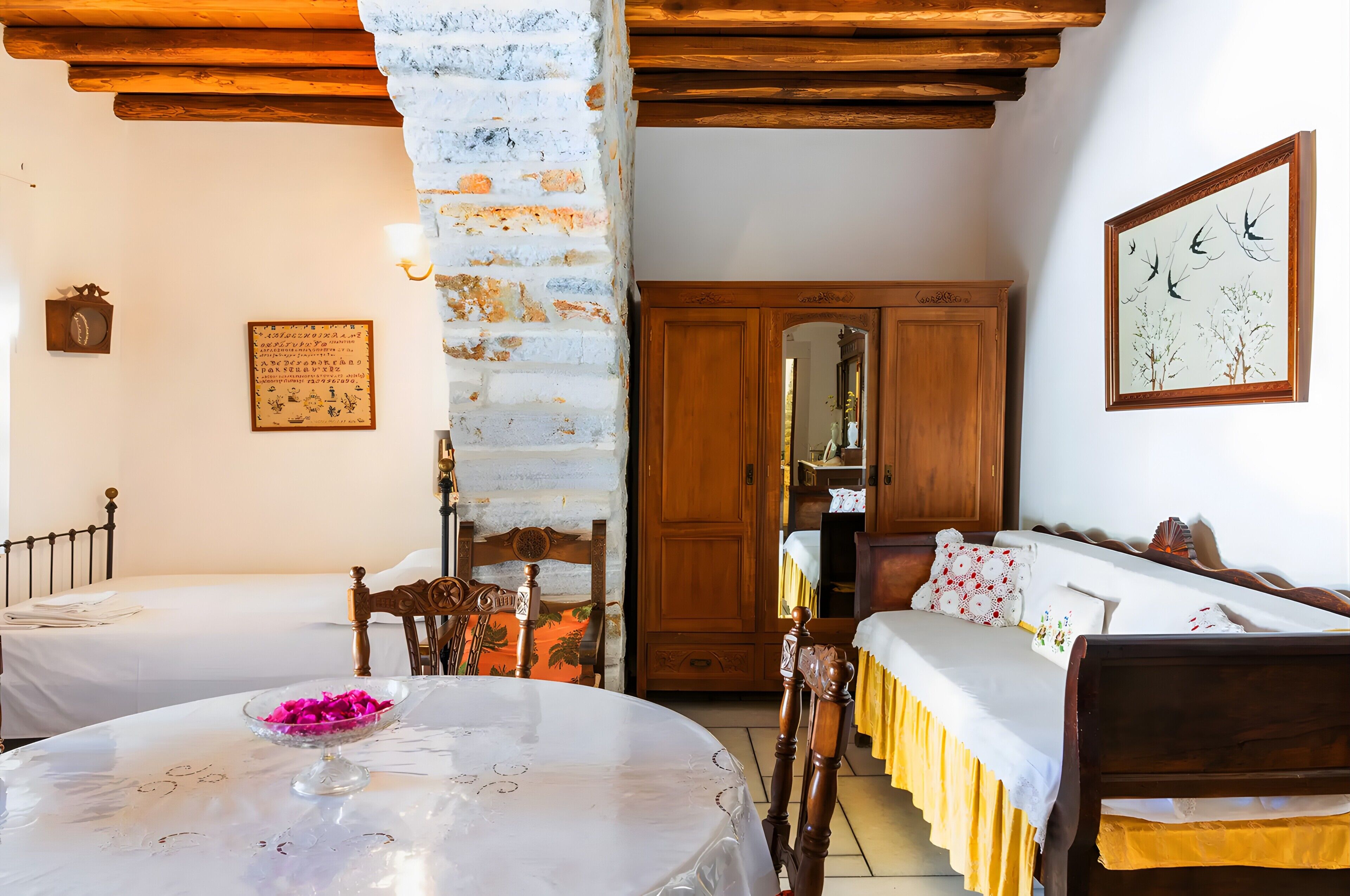 1 habitación, tabla de planchar con plancha, wifi gratis y ropa de cama 