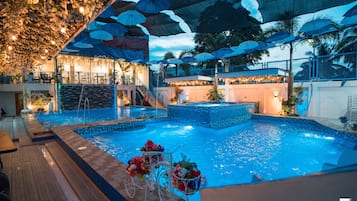 Outdoor pool, pool cabanas (surcharge)