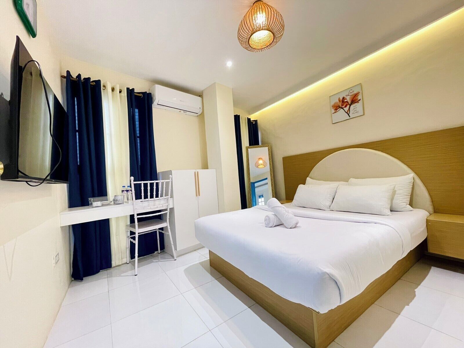 Premium bedding, Select Comfort beds, desk, laptop workspace