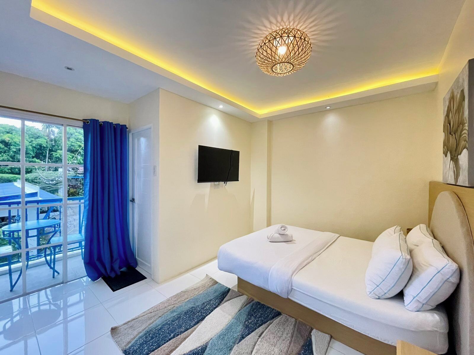 Premium bedding, Select Comfort beds, desk, laptop workspace