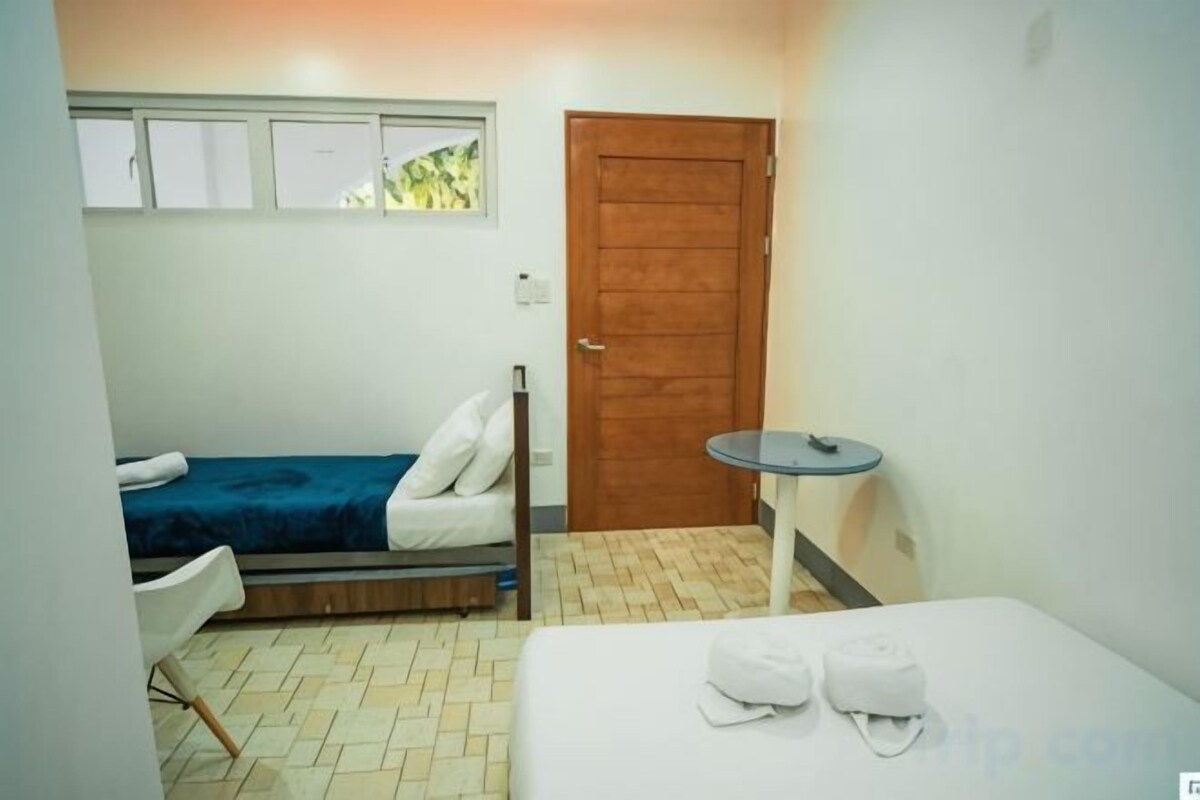 Premium bedding, Select Comfort beds, desk, laptop workspace