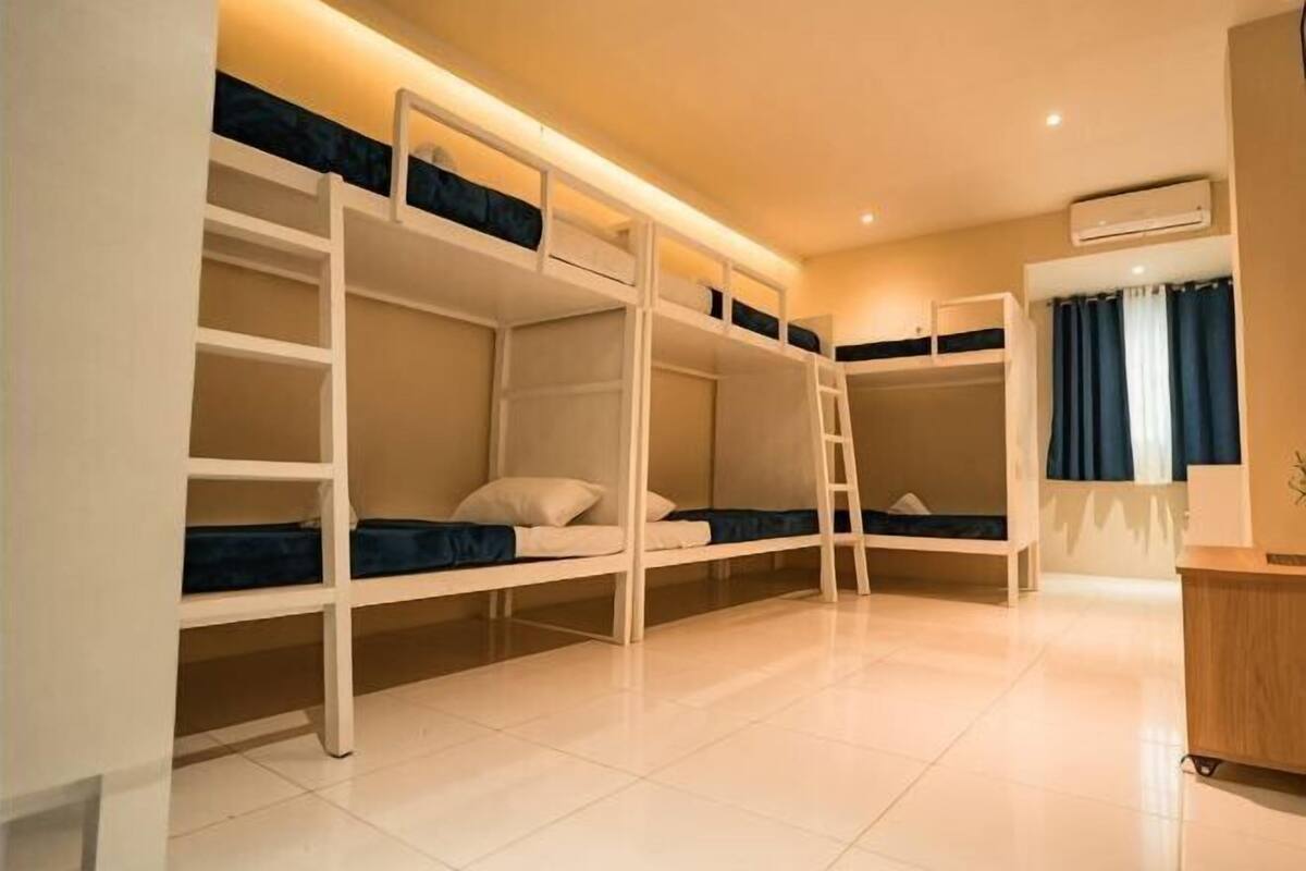 Ropa de cama de alta calidad, colchones Select Comfort y escritorio 