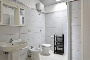 Doccia, asciugacapelli, asciugamani