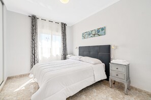 3 bedrooms, iron/ironing board, free WiFi, bed sheets