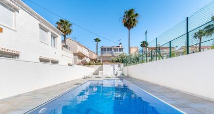 Ferienwohnung 'Las Calas Deluxe B' mit Gemeinschaftspool, privater Terrasse und WLAN