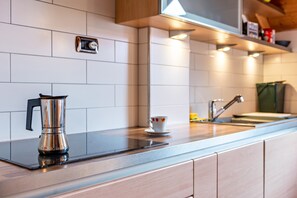 Fridge, microwave, stovetop, dishwasher - Apartment "Bergweg" with Mountain View & Private Terrace (Lajen)