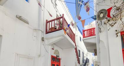 The Sunday House in the heart of Mykonos Town