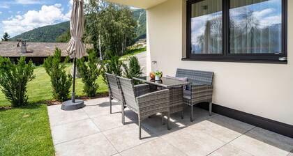 Apartamento vacacional "Paflur Lodges Abendrot" con vistas a la montaña, terraza privada y Wi-Fi