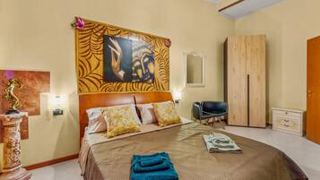 2 bedrooms, bed sheets