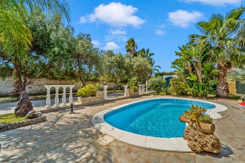 Villa "Angela" mit Bergblick, Privatem Pool und Klimaanlage
