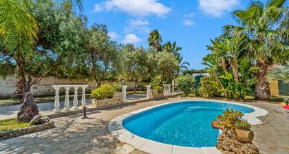 Villa "Angela" mit Bergblick, Privatem Pool und Klimaanlage