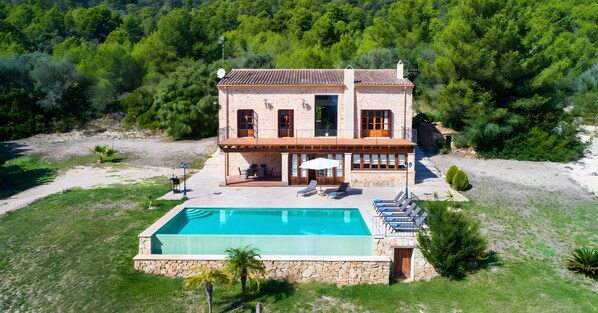 Exterior - Holiday Home 'Horlandis' with Mountain View, Private Pool and Wi-Fi (Petra)